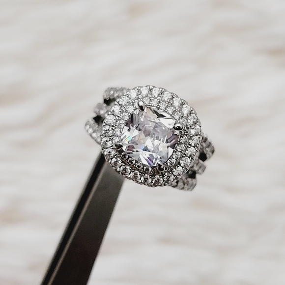 925 Halo Diamond Ring in Sterling Silver - Picture 3 of 12